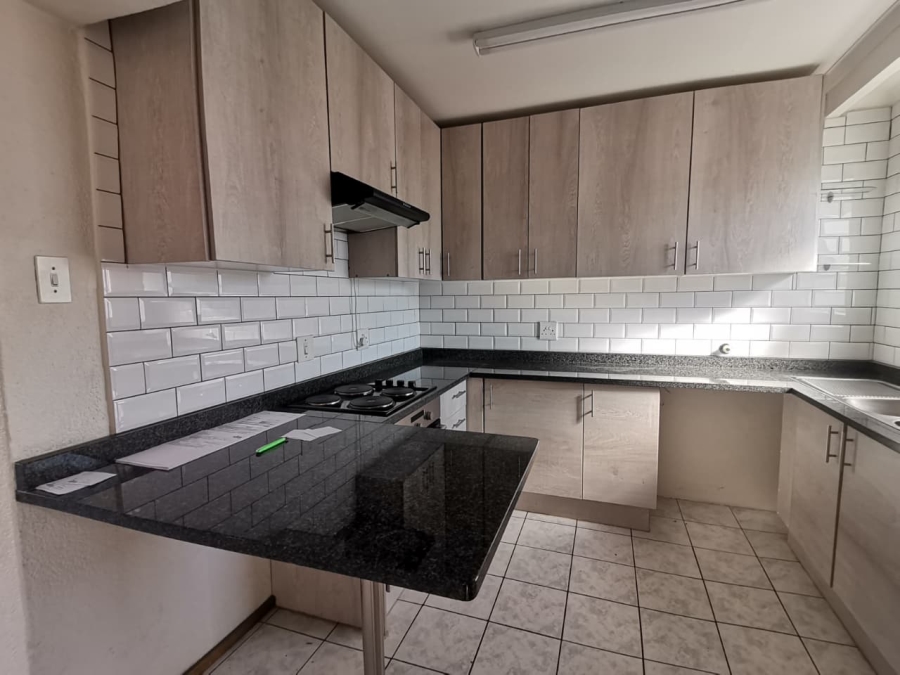 2 Bedroom Property for Sale in Bassonia Gauteng