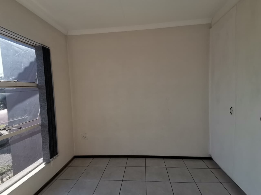 2 Bedroom Property for Sale in Bassonia Gauteng