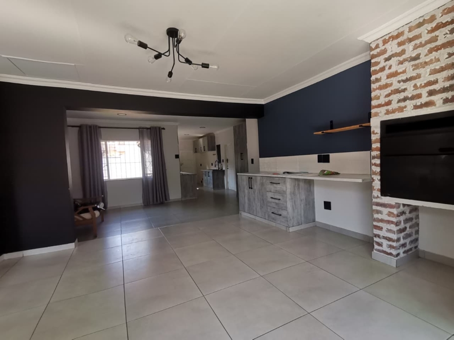 3 Bedroom Property for Sale in Mulbarton Gauteng