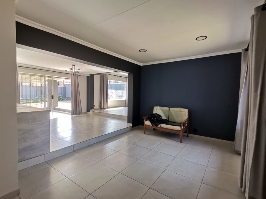 3 Bedroom Property for Sale in Mulbarton Gauteng