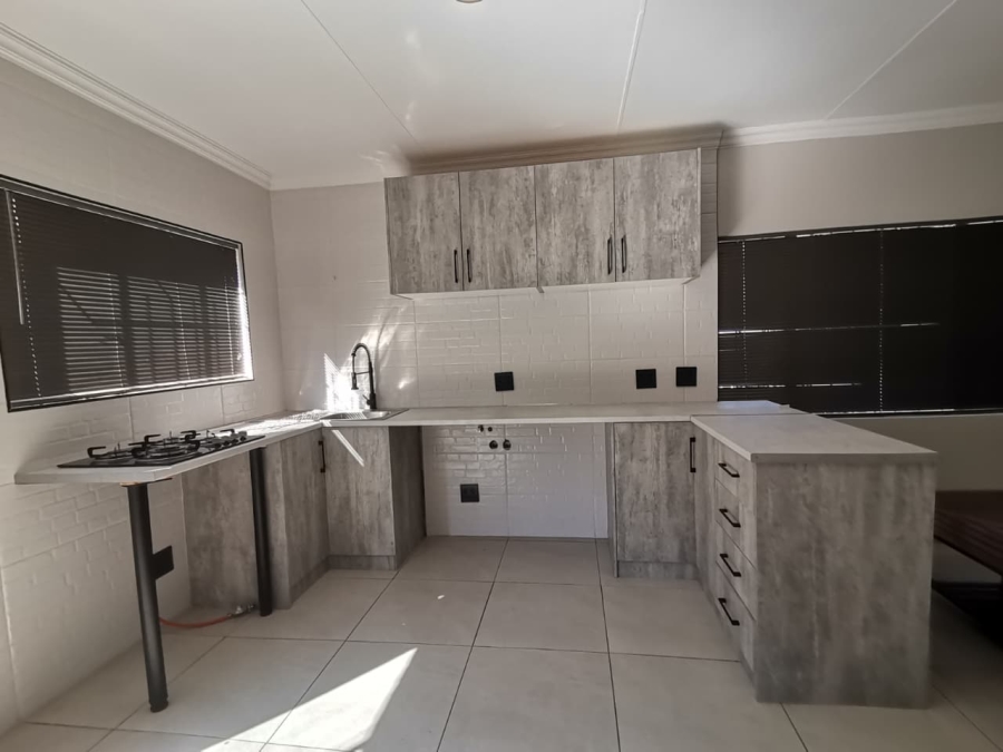 3 Bedroom Property for Sale in Mulbarton Gauteng
