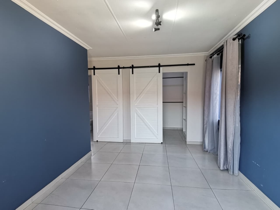 3 Bedroom Property for Sale in Mulbarton Gauteng