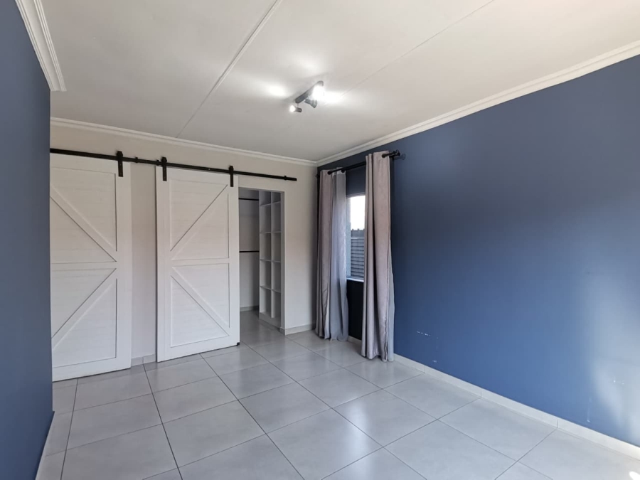 3 Bedroom Property for Sale in Mulbarton Gauteng