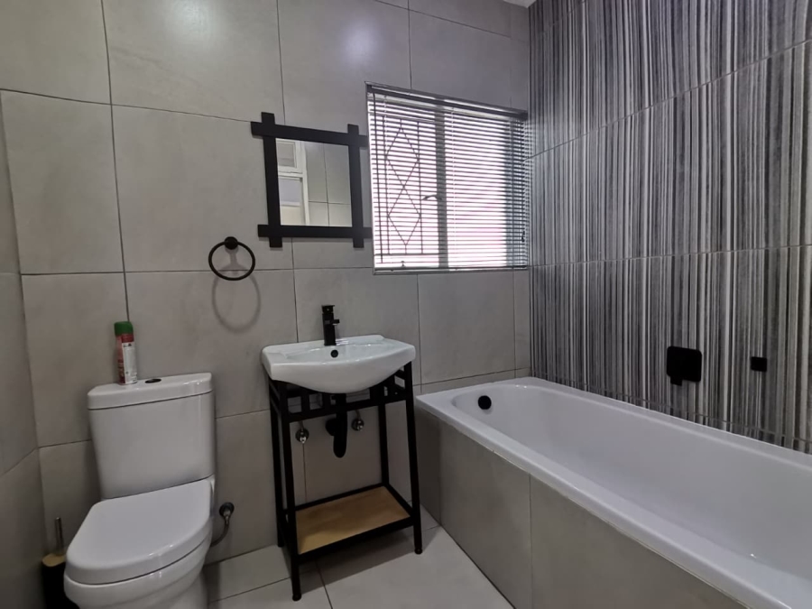 3 Bedroom Property for Sale in Mulbarton Gauteng