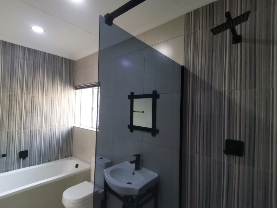 3 Bedroom Property for Sale in Mulbarton Gauteng
