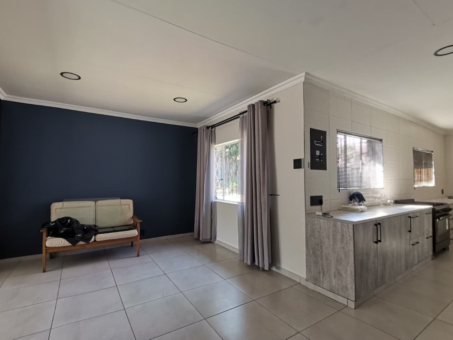 3 Bedroom Property for Sale in Mulbarton Gauteng