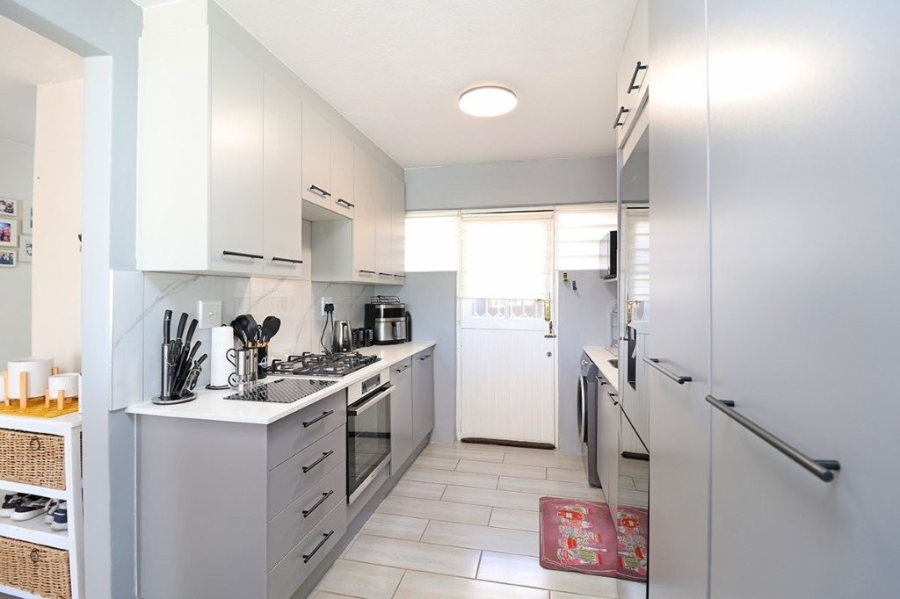 To Let 3 Bedroom Property for Rent in Bedford Gardens Gauteng