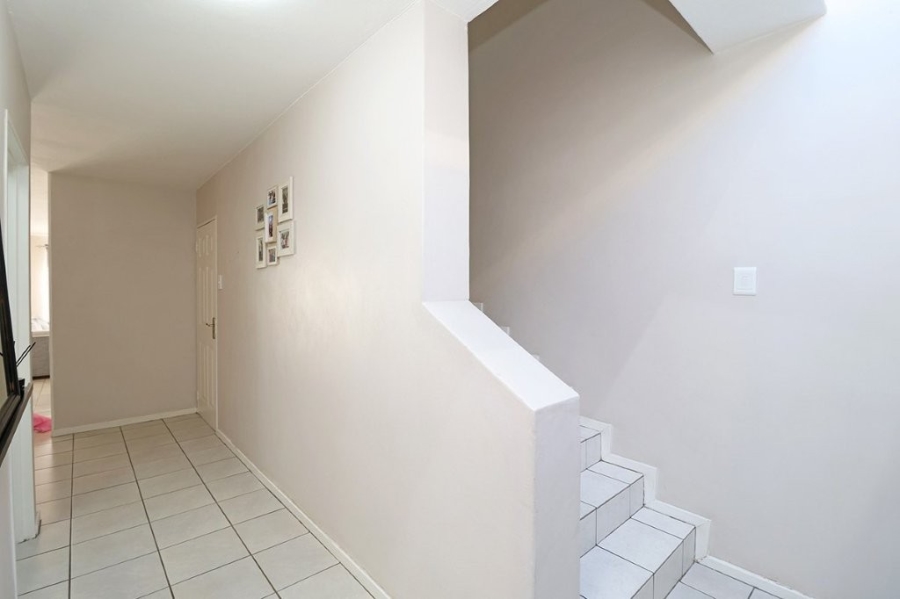 To Let 3 Bedroom Property for Rent in Bedford Gardens Gauteng