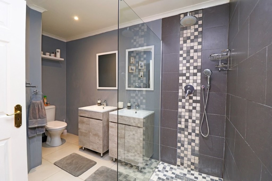 To Let 3 Bedroom Property for Rent in Bedford Gardens Gauteng