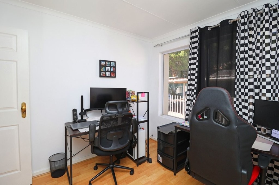 To Let 3 Bedroom Property for Rent in Bedford Gardens Gauteng