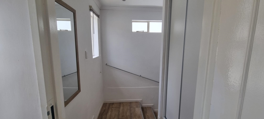 To Let 1 Bedroom Property for Rent in Parktown North Gauteng