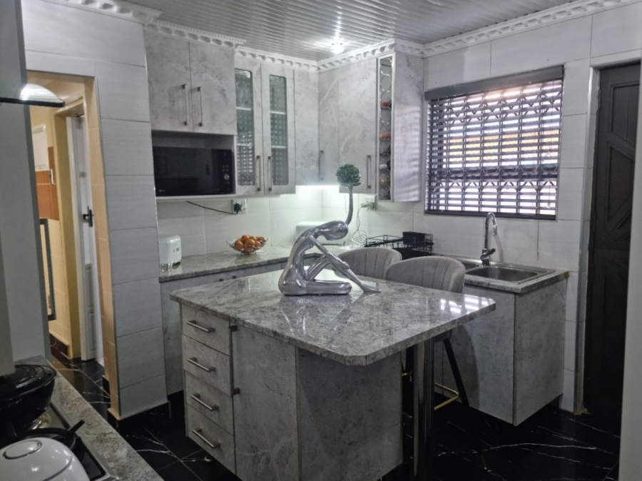 2 Bedroom Property for Sale in Sebokeng Zone 11 Gauteng