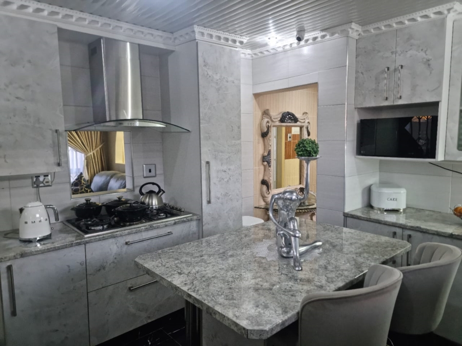 2 Bedroom Property for Sale in Sebokeng Zone 11 Gauteng