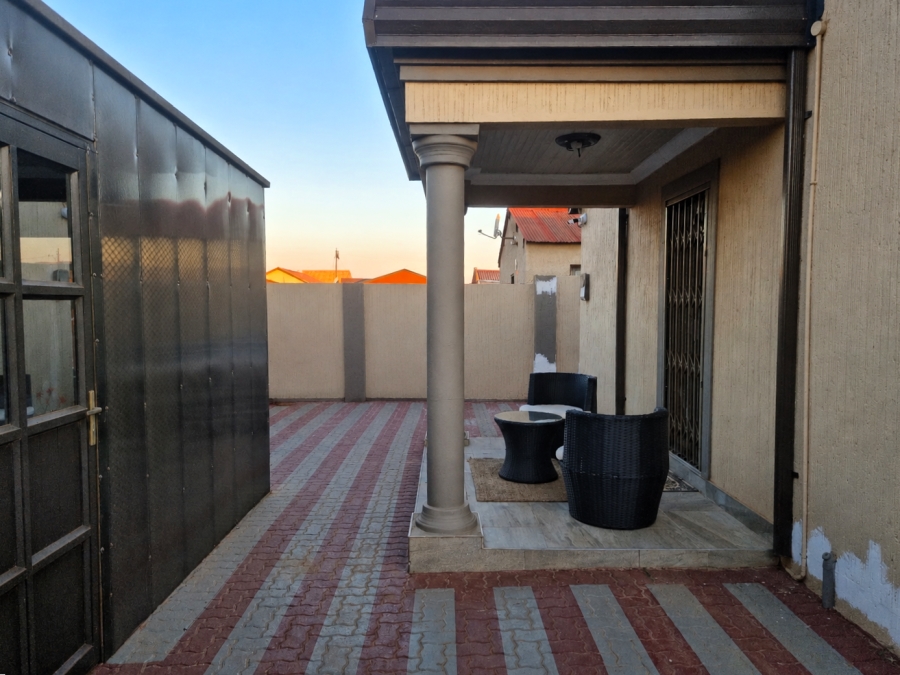 2 Bedroom Property for Sale in Sebokeng Zone 11 Gauteng