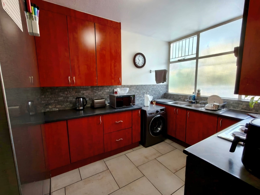 To Let 2 Bedroom Property for Rent in Three Rivers Proper Gauteng