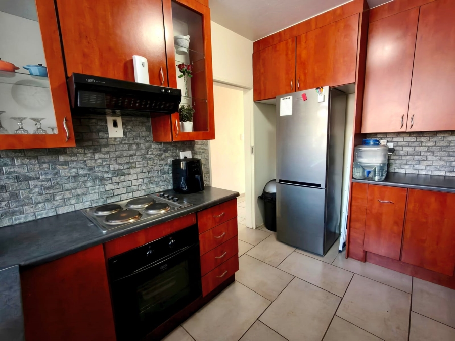 To Let 2 Bedroom Property for Rent in Three Rivers Proper Gauteng