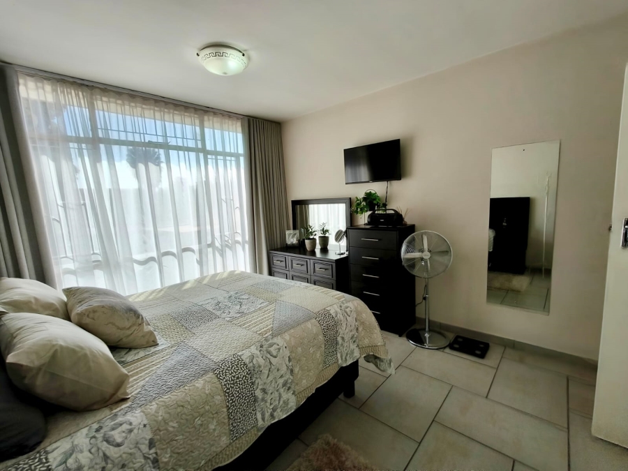 To Let 2 Bedroom Property for Rent in Three Rivers Proper Gauteng