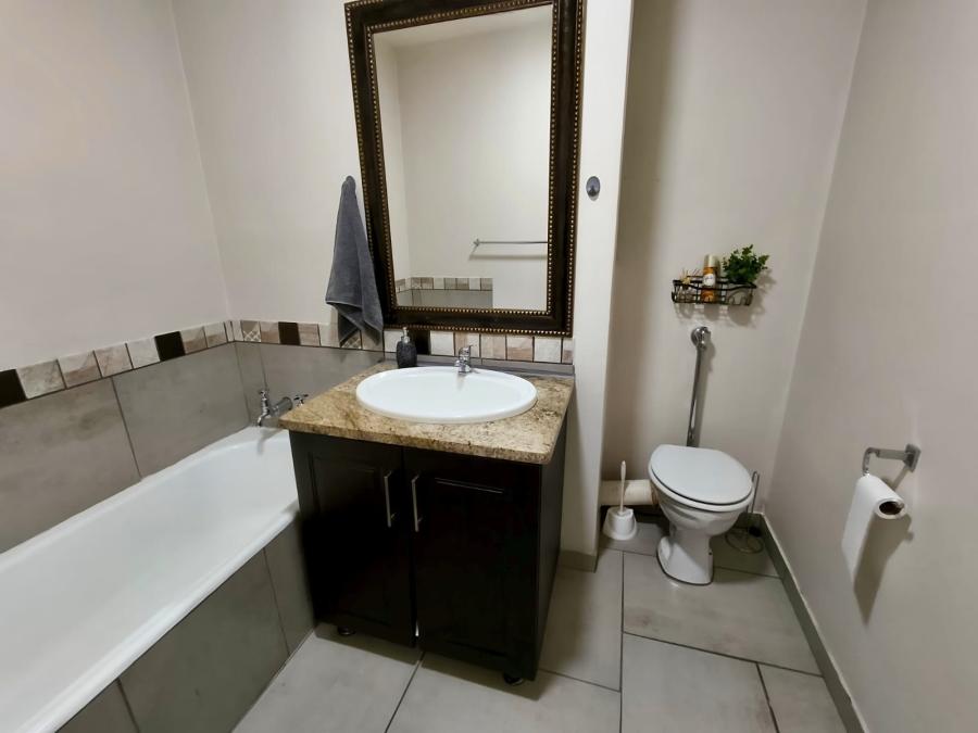 To Let 2 Bedroom Property for Rent in Three Rivers Proper Gauteng