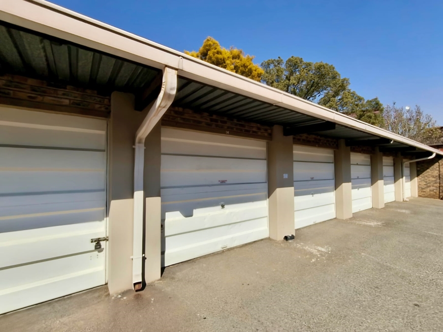 To Let 2 Bedroom Property for Rent in Three Rivers Proper Gauteng