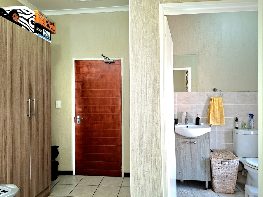 1 Bedroom Property for Sale in Bergbron Gauteng