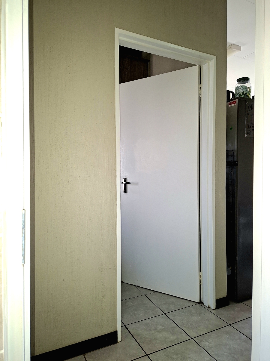 1 Bedroom Property for Sale in Bergbron Gauteng