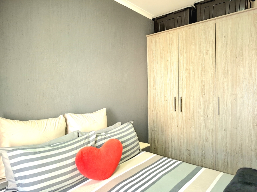 1 Bedroom Property for Sale in Bergbron Gauteng