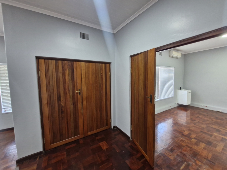 To Let Commercial Property for Rent in Clubview Gauteng