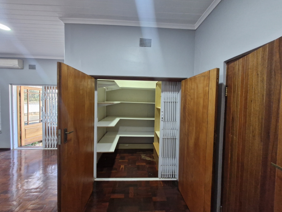 To Let Commercial Property for Rent in Clubview Gauteng