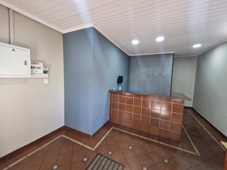 To Let Commercial Property for Rent in Clubview Gauteng