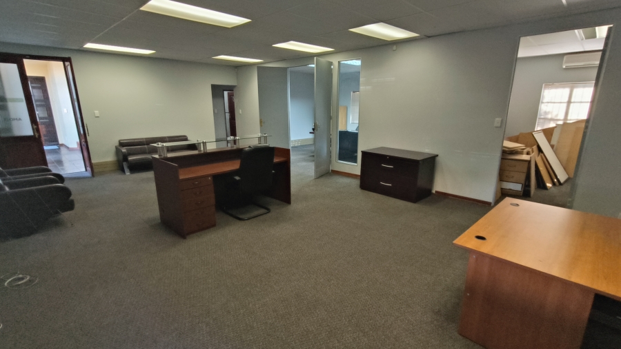 To Let Commercial Property for Rent in Die Hoewes Gauteng
