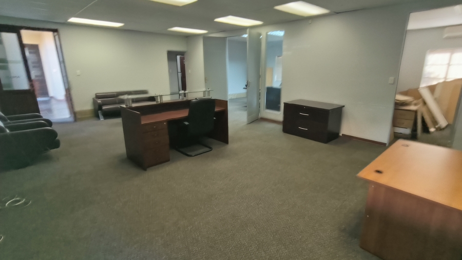 To Let Commercial Property for Rent in Die Hoewes Gauteng