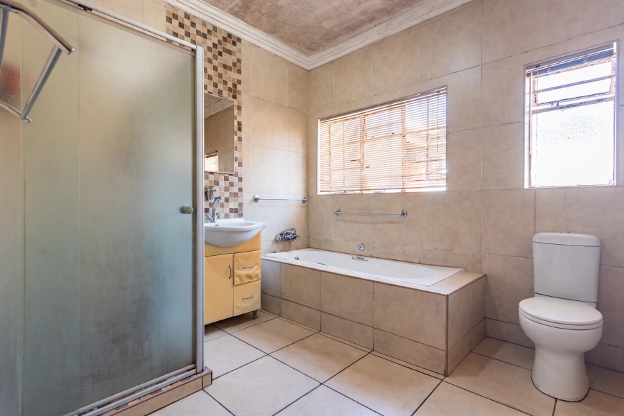 4 Bedroom Property for Sale in Discovery Gauteng