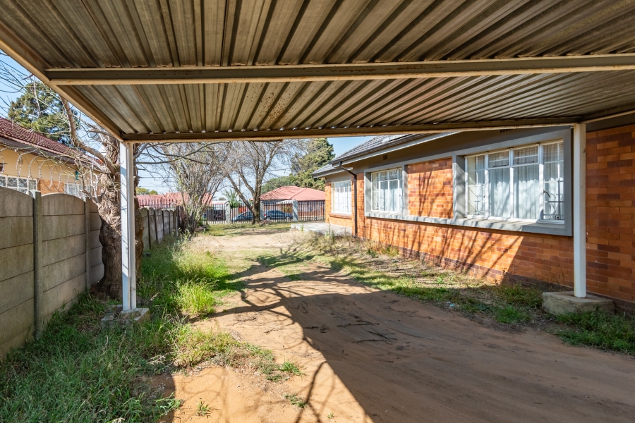 4 Bedroom Property for Sale in Discovery Gauteng