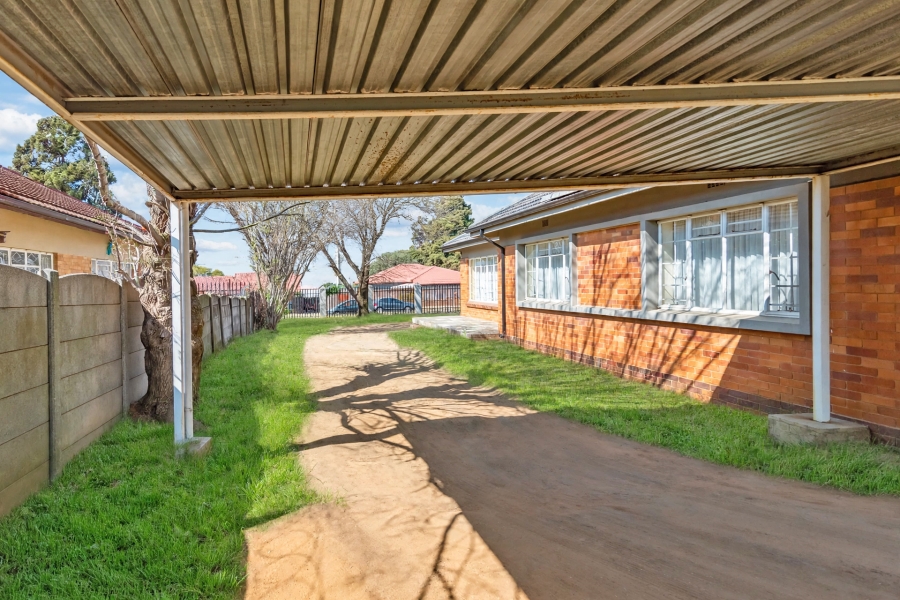 4 Bedroom Property for Sale in Discovery Gauteng