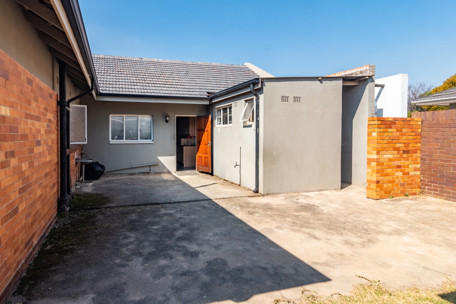 4 Bedroom Property for Sale in Discovery Gauteng