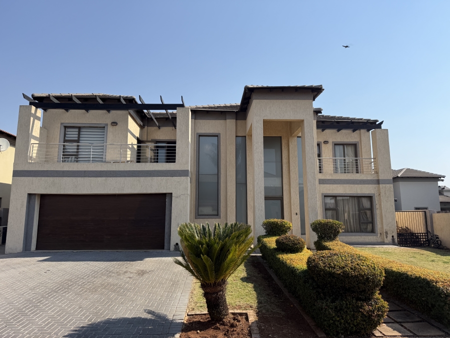 5 Bedroom Property for Sale in Monavoni Gauteng
