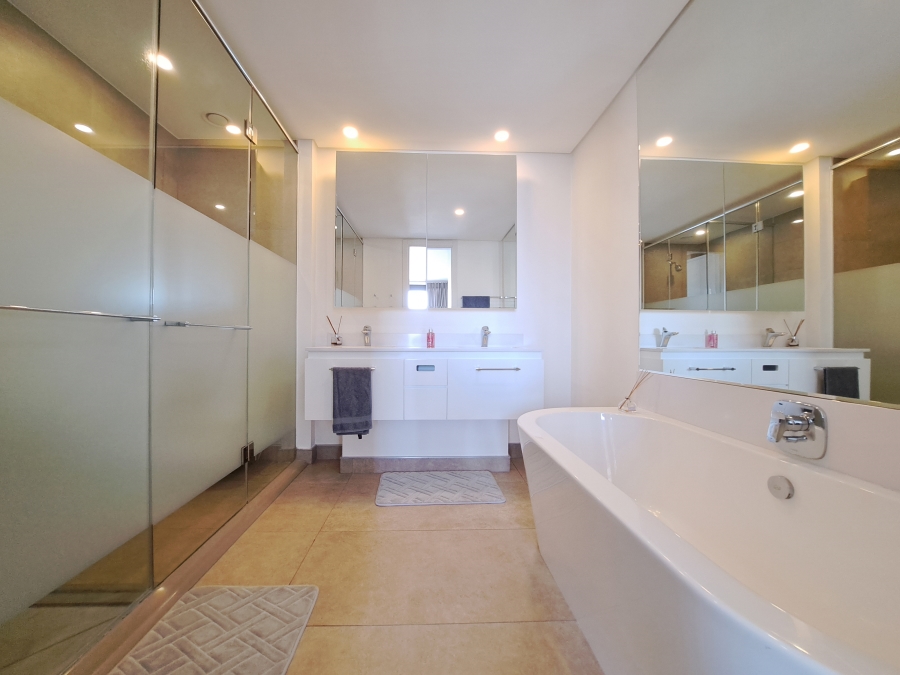 1 Bedroom Property for Sale in Sandton Central Gauteng