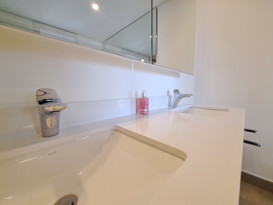 1 Bedroom Property for Sale in Sandton Central Gauteng