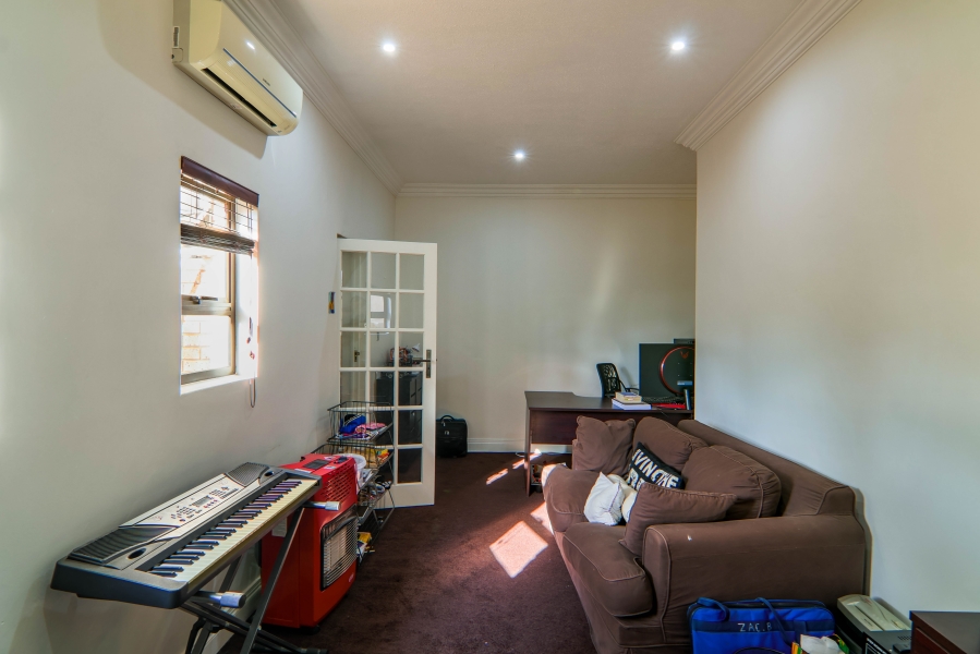 7 Bedroom Property for Sale in Midstream Estate Gauteng