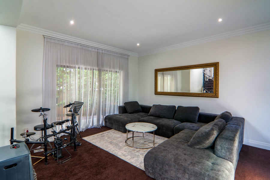 7 Bedroom Property for Sale in Midstream Estate Gauteng