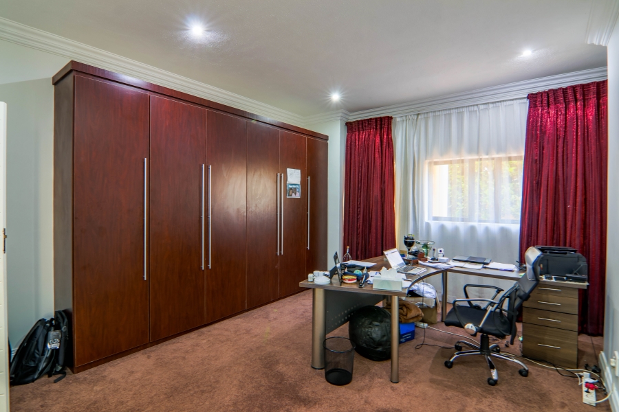7 Bedroom Property for Sale in Midstream Estate Gauteng