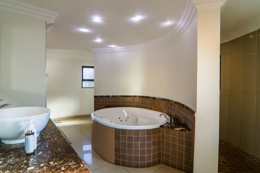 7 Bedroom Property for Sale in Midstream Estate Gauteng