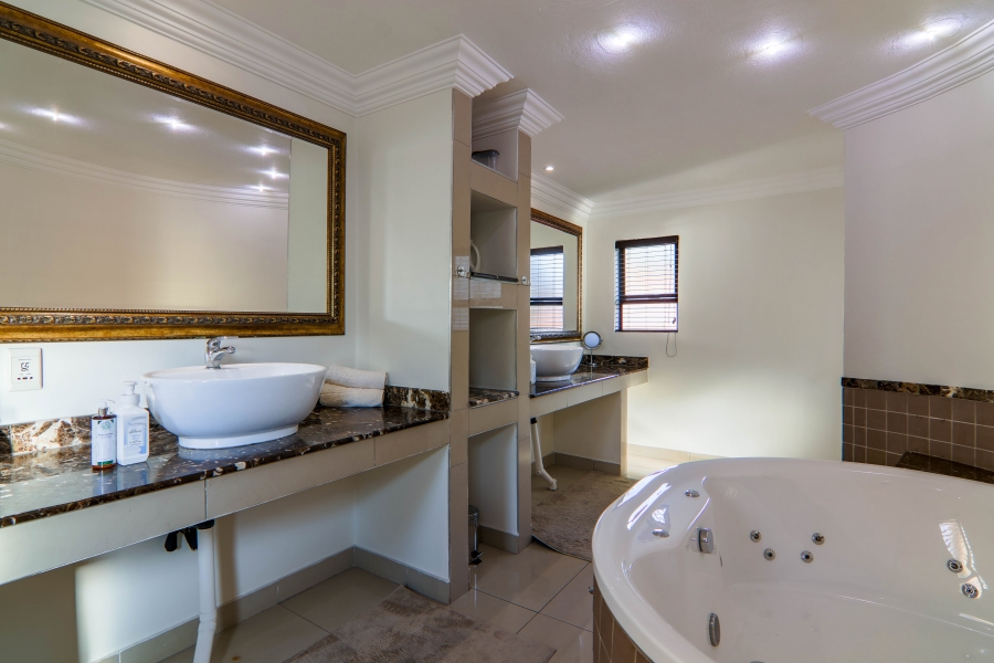 7 Bedroom Property for Sale in Midstream Estate Gauteng