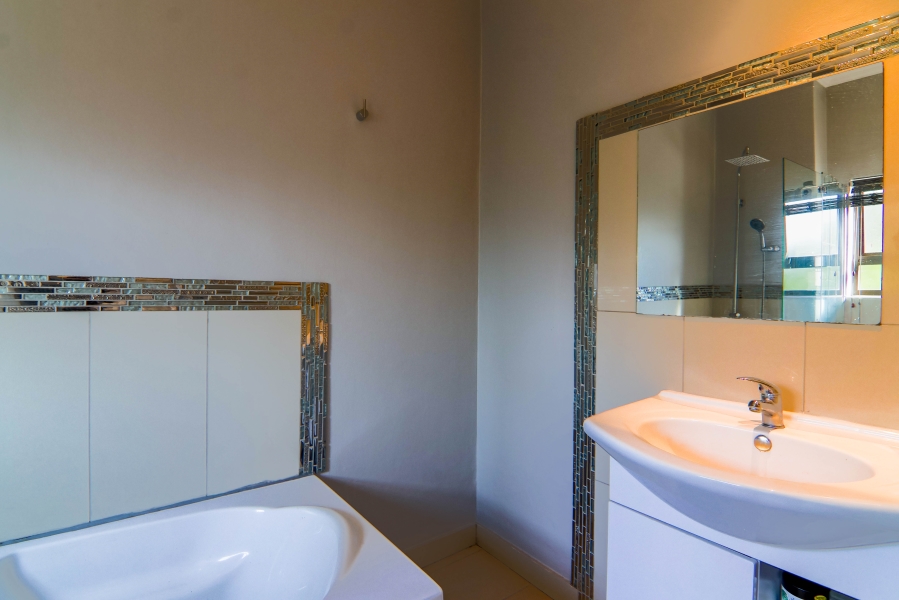 7 Bedroom Property for Sale in Midstream Estate Gauteng