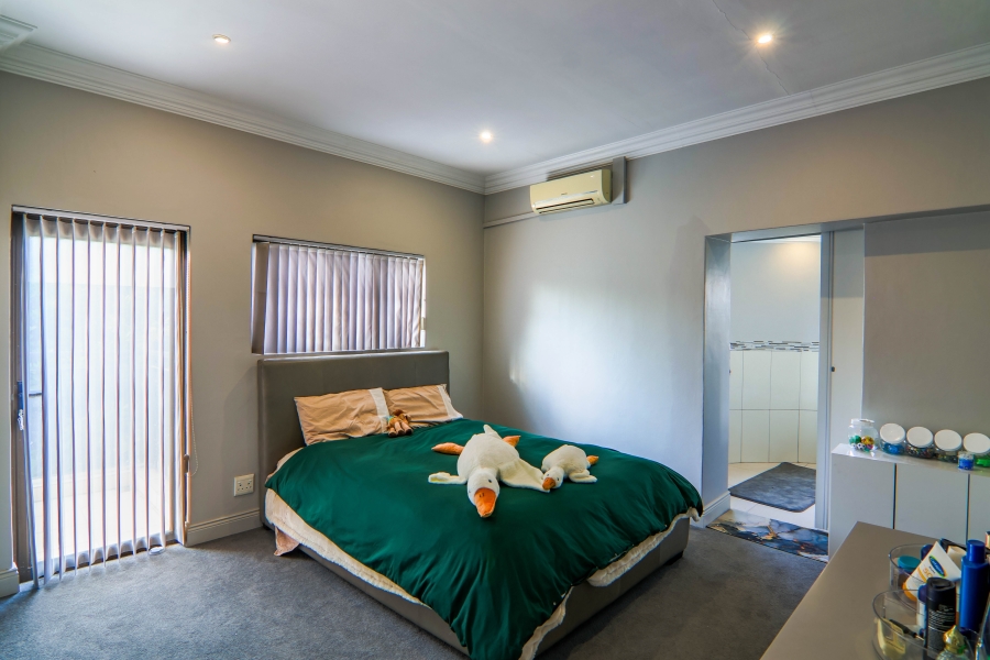 7 Bedroom Property for Sale in Midstream Estate Gauteng