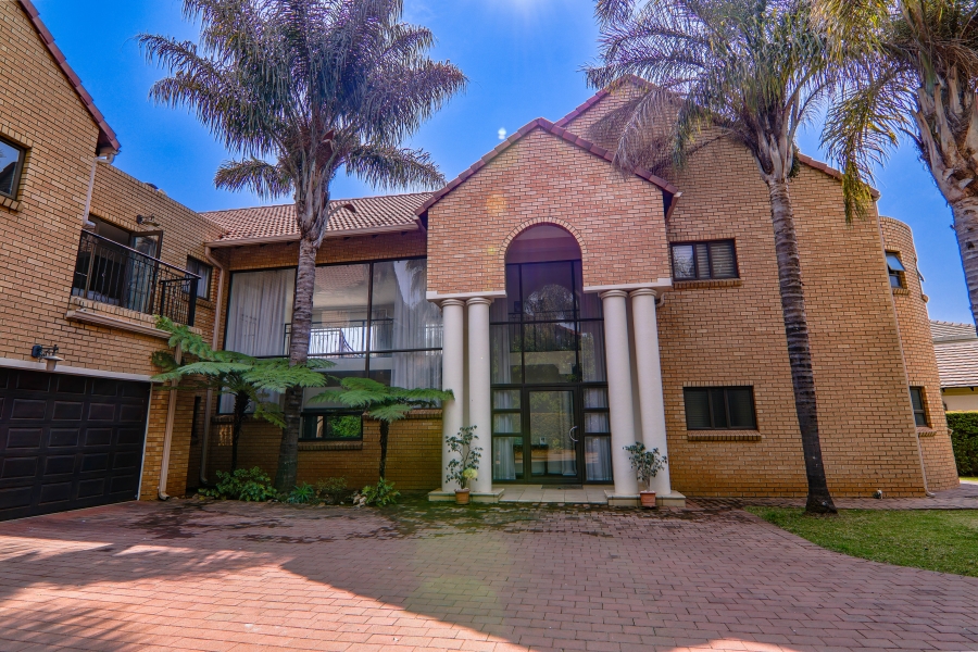 7 Bedroom Property for Sale in Midstream Estate Gauteng