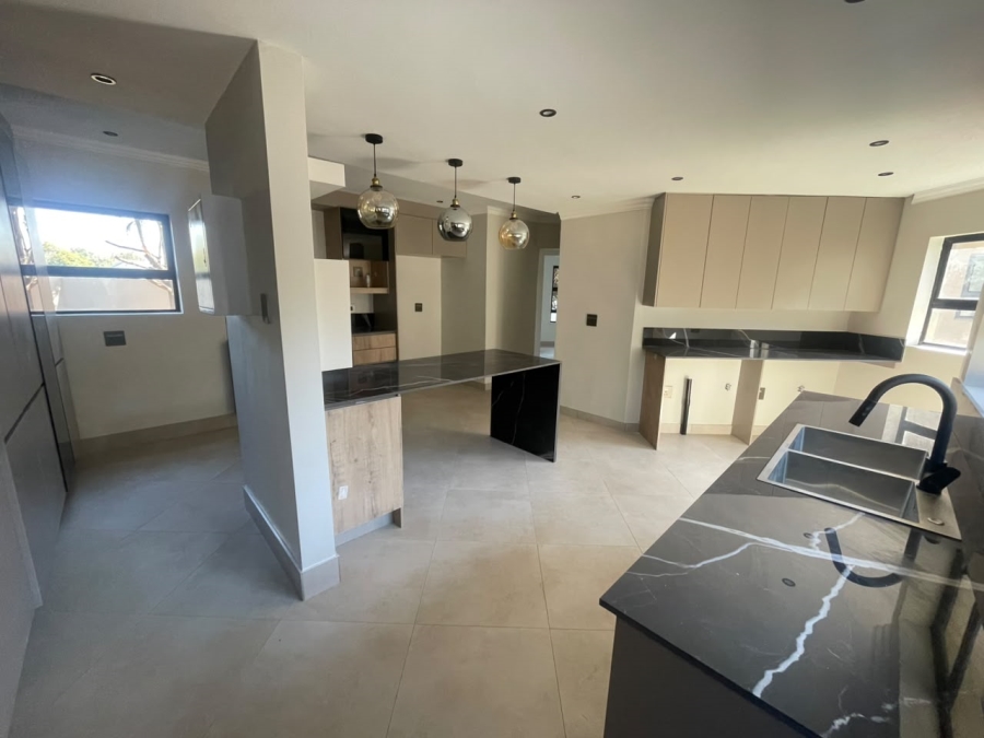 3 Bedroom Property for Sale in Beyers Park Gauteng