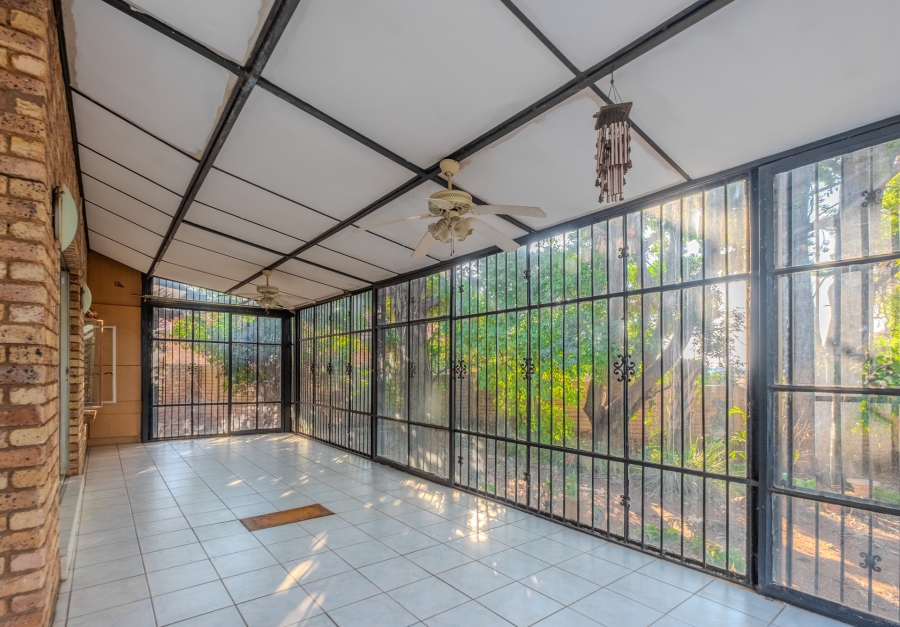 3 Bedroom Property for Sale in Garsfontein Gauteng