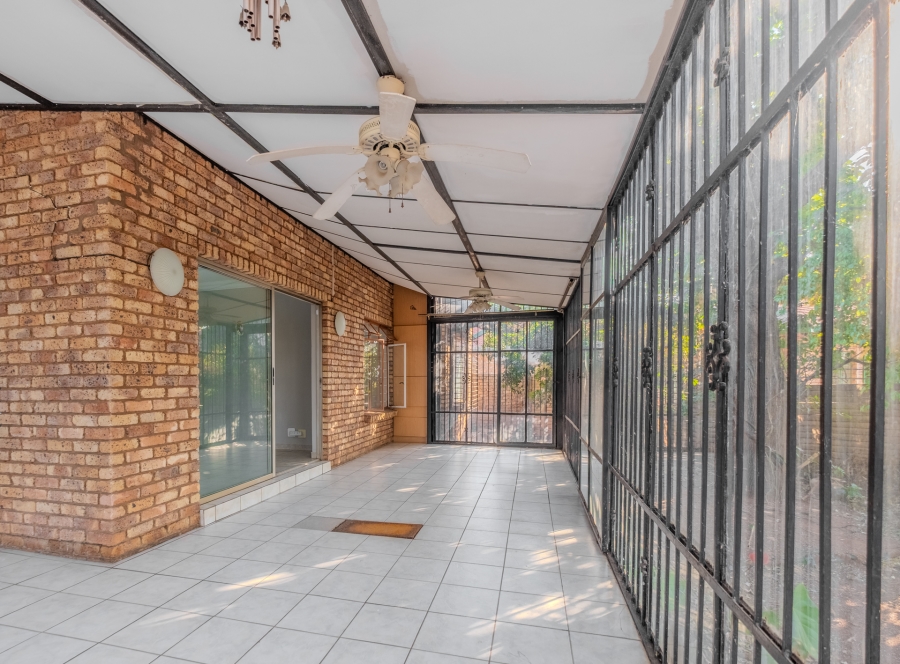 3 Bedroom Property for Sale in Garsfontein Gauteng