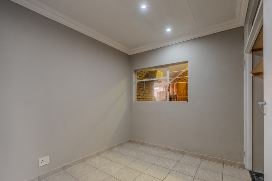 3 Bedroom Property for Sale in Garsfontein Gauteng